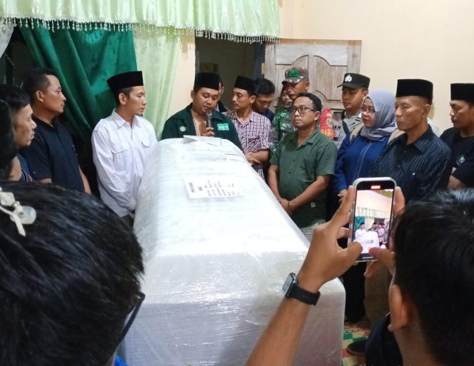 
 Jenazah PMI Lampung Timur Tiba, Bupati Ela Sampaikan Duka dan Janji Pendampingan Keluarga