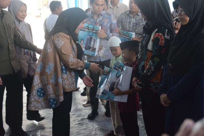 
 Bunda Eva Canangkan RS Penyakit Dalam, Warga Miskin Dijanjikan Berobat Gratis
