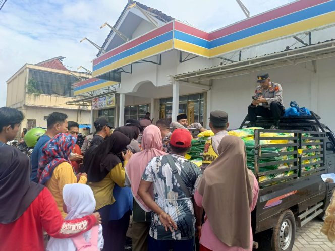 
 Warga Antusias Sambut GPM Polres Lampung Timur di Pasar Sukadana